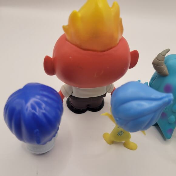 2020 Disney Pixar Minis 9 Character Toy lot-Sully, Mike, Nemo, Dory, WallE, Joy - Picture 4 of 9